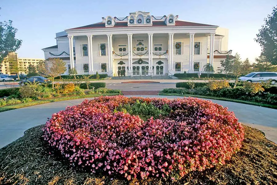 Grand Palace, Ozark Mountain Entertainment Center