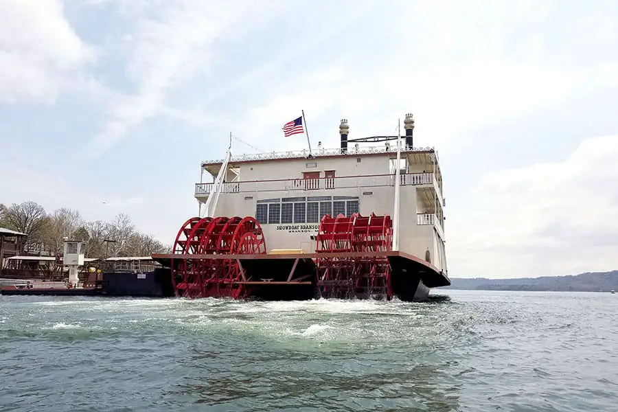 Showboat Branson Belle, Table Rock Lake southwestern Missouri