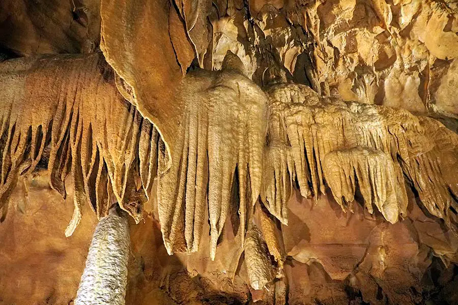 Icicle shaped deposits on ceiling of a Kentucky cave
